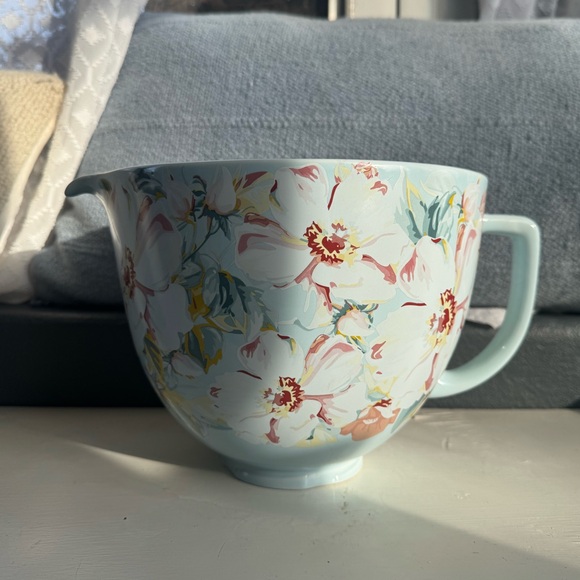 KitchenAid White Gardenia 5 Quart Ceramic Bowl - Picture 4 of 4